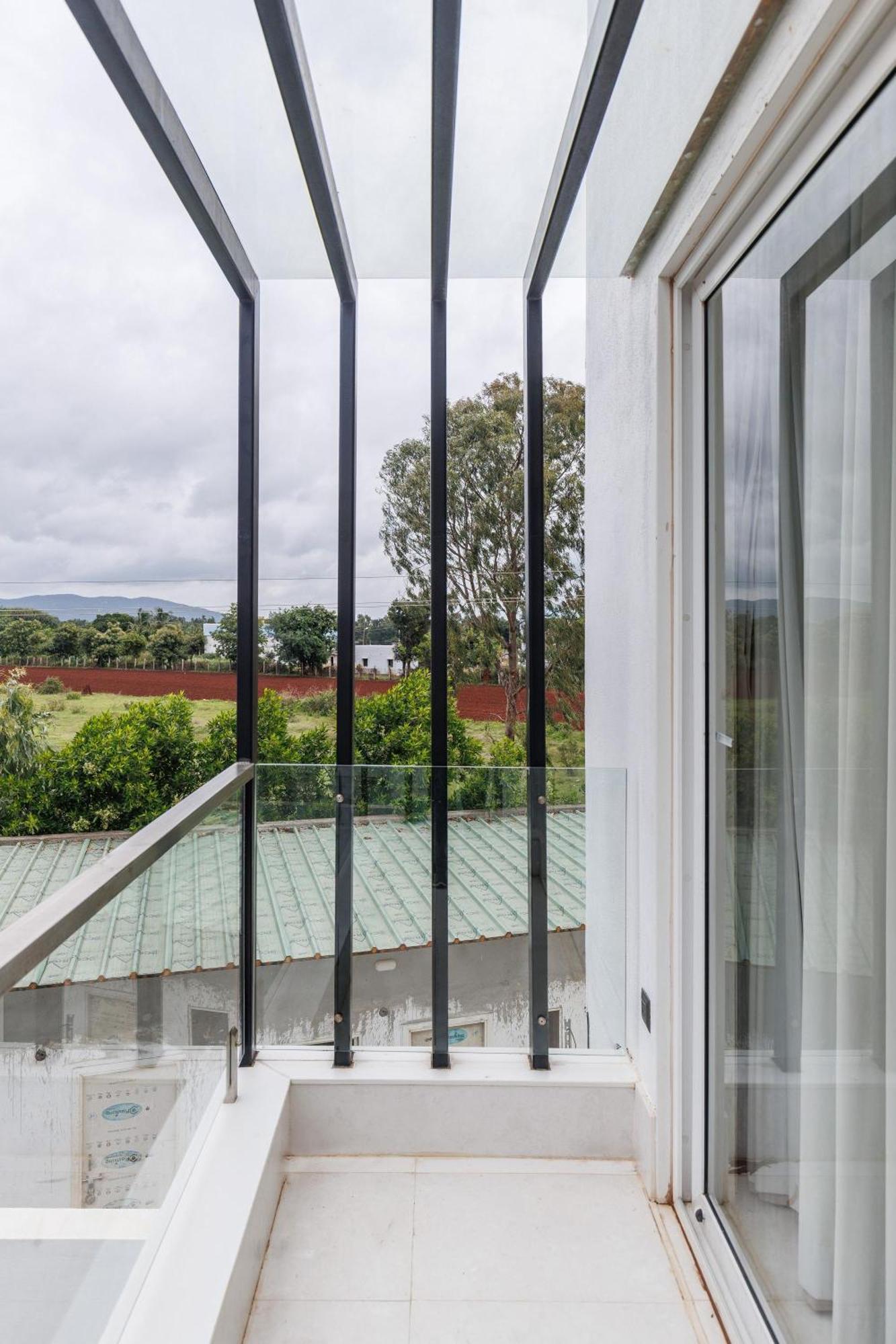 Celestial Sapphire Villa Pvt Pool Veg Food 4Bhk Dod Ballapur Ngoại thất bức ảnh