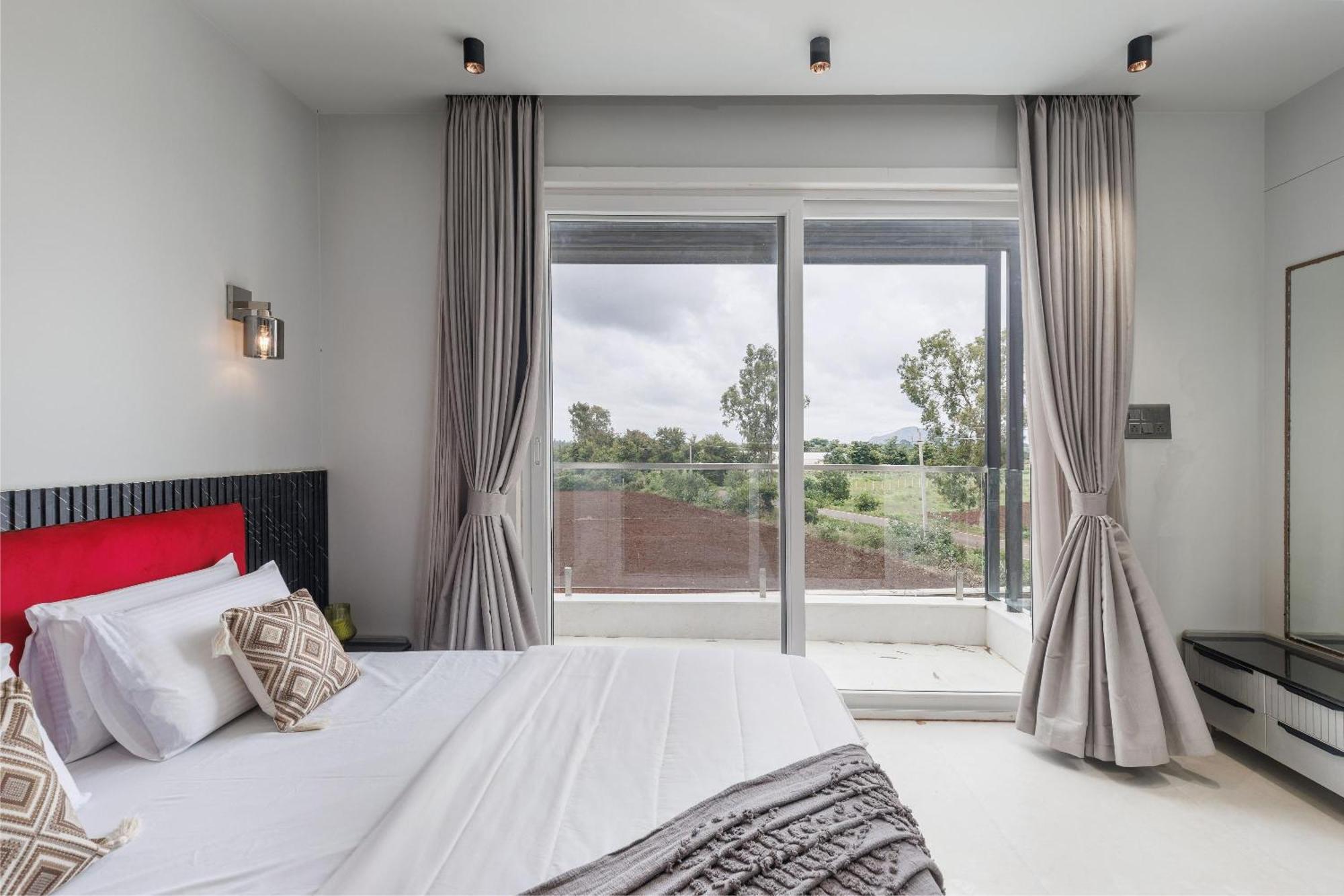 Celestial Sapphire Villa Pvt Pool Veg Food 4Bhk Dod Ballapur Ngoại thất bức ảnh